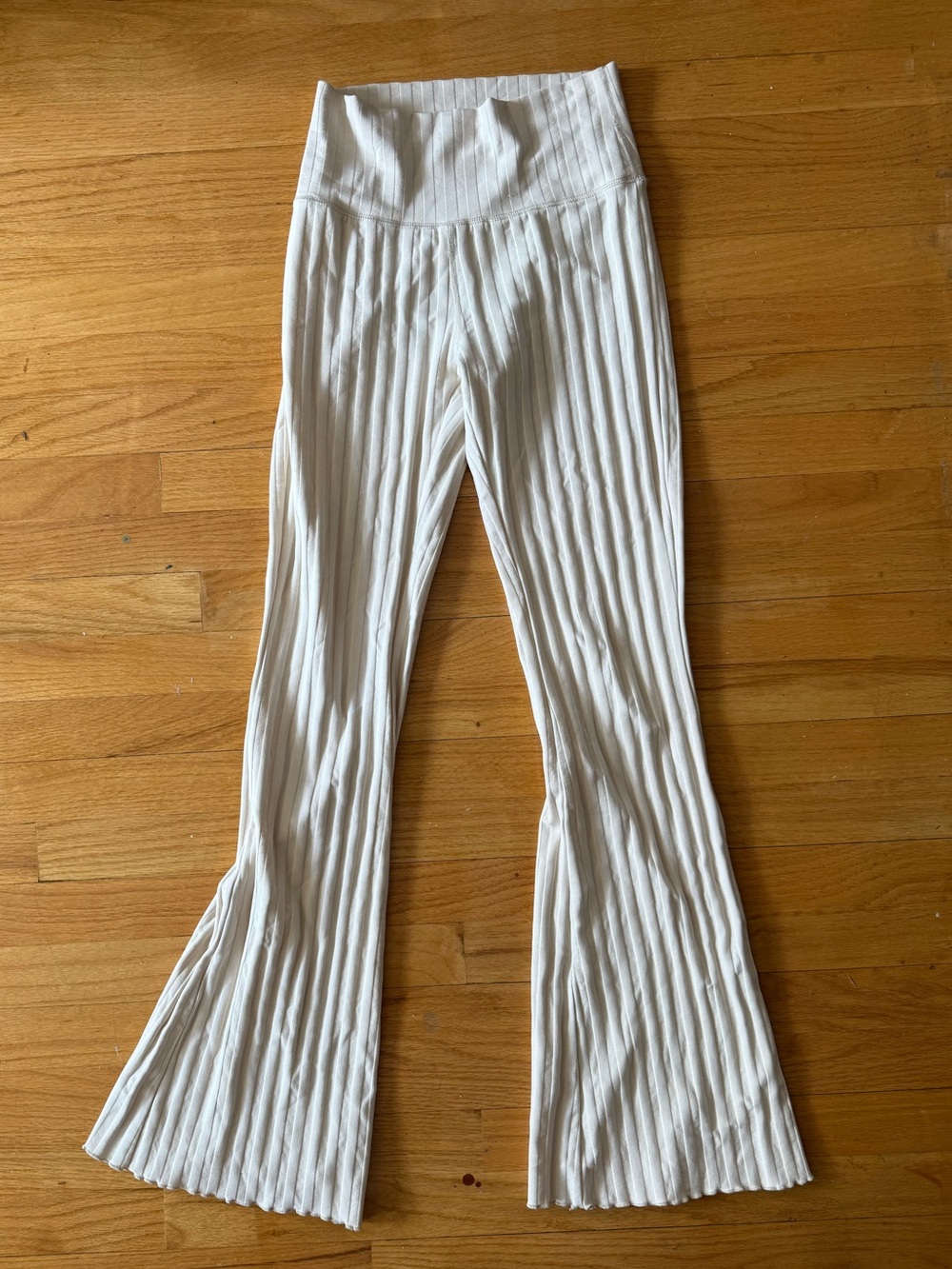 Aerie Cream White Ribbed Flare Yoga Pants